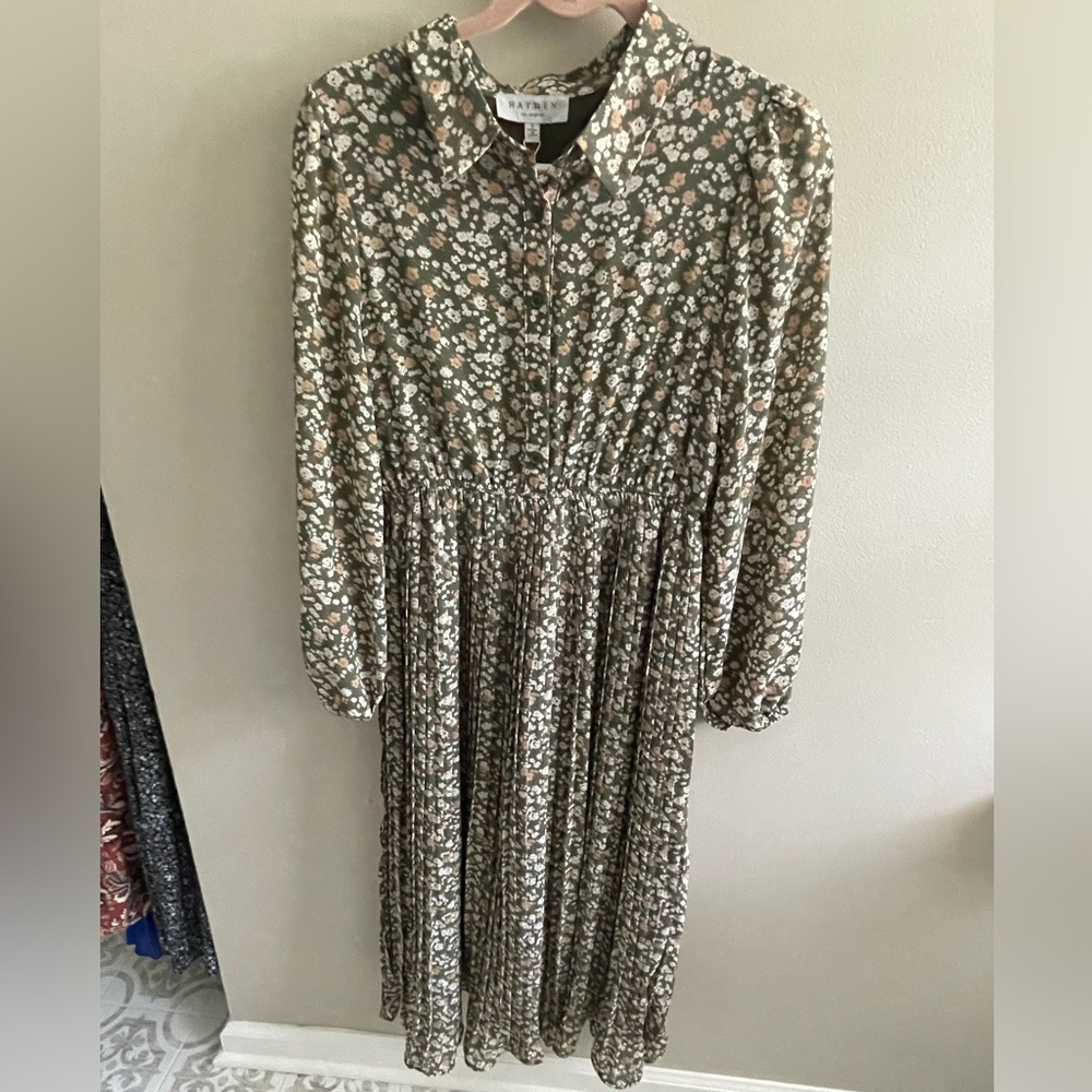 NWT Hayden Long Sleeve Floral Boutique Dress Small